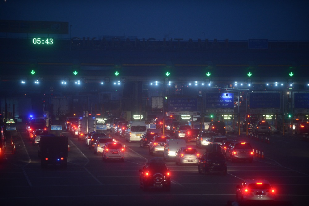 Naik mobil malam hari