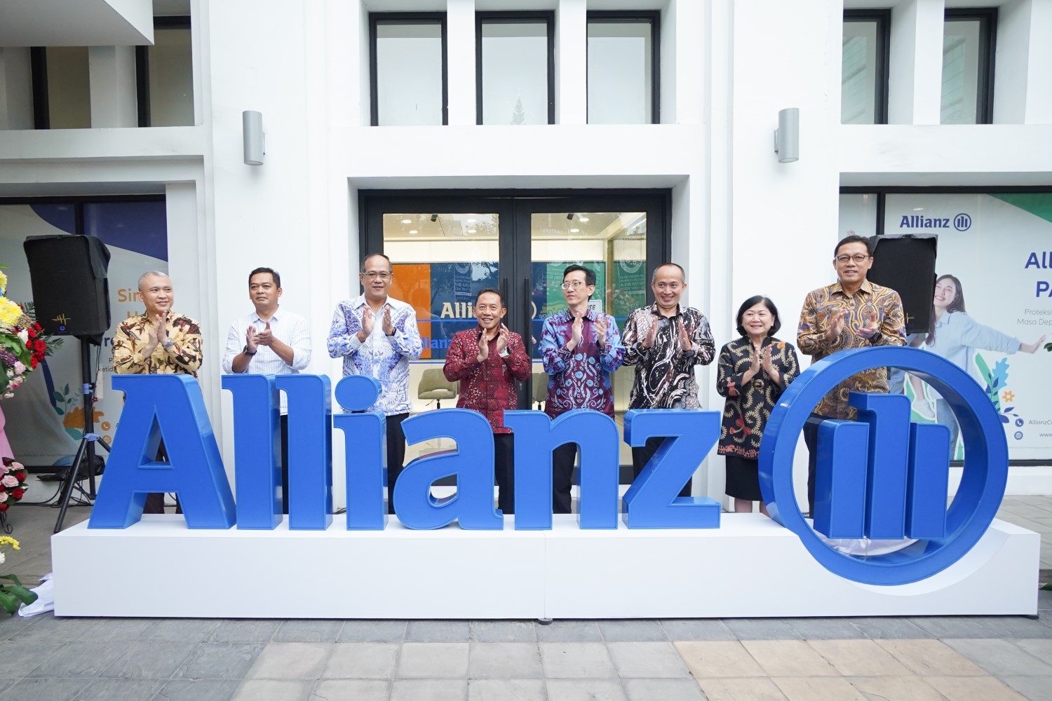 Percaya Kekuatan Pertumbuhan Ekonomi Jawa Barat, Allianz Indonesia Resmikan Allianz Center Bandung