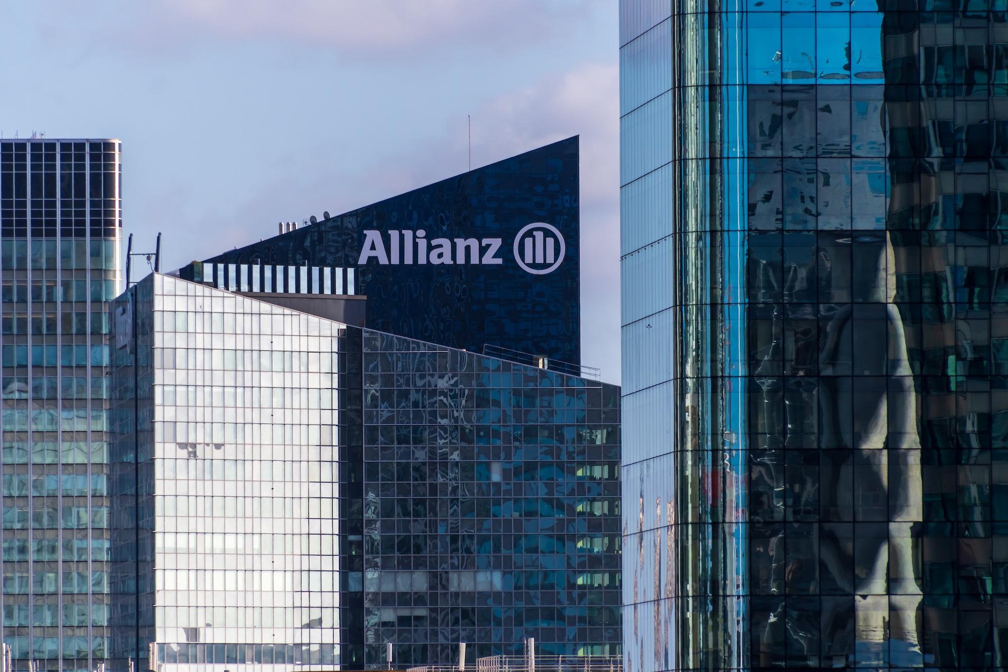Jelang Hari Asuransi, Allianz Indonesia Tingkatkan Literasi Keuangan dan Asuransi untuk Pelaku UMKM dan Pelajar di Bandung