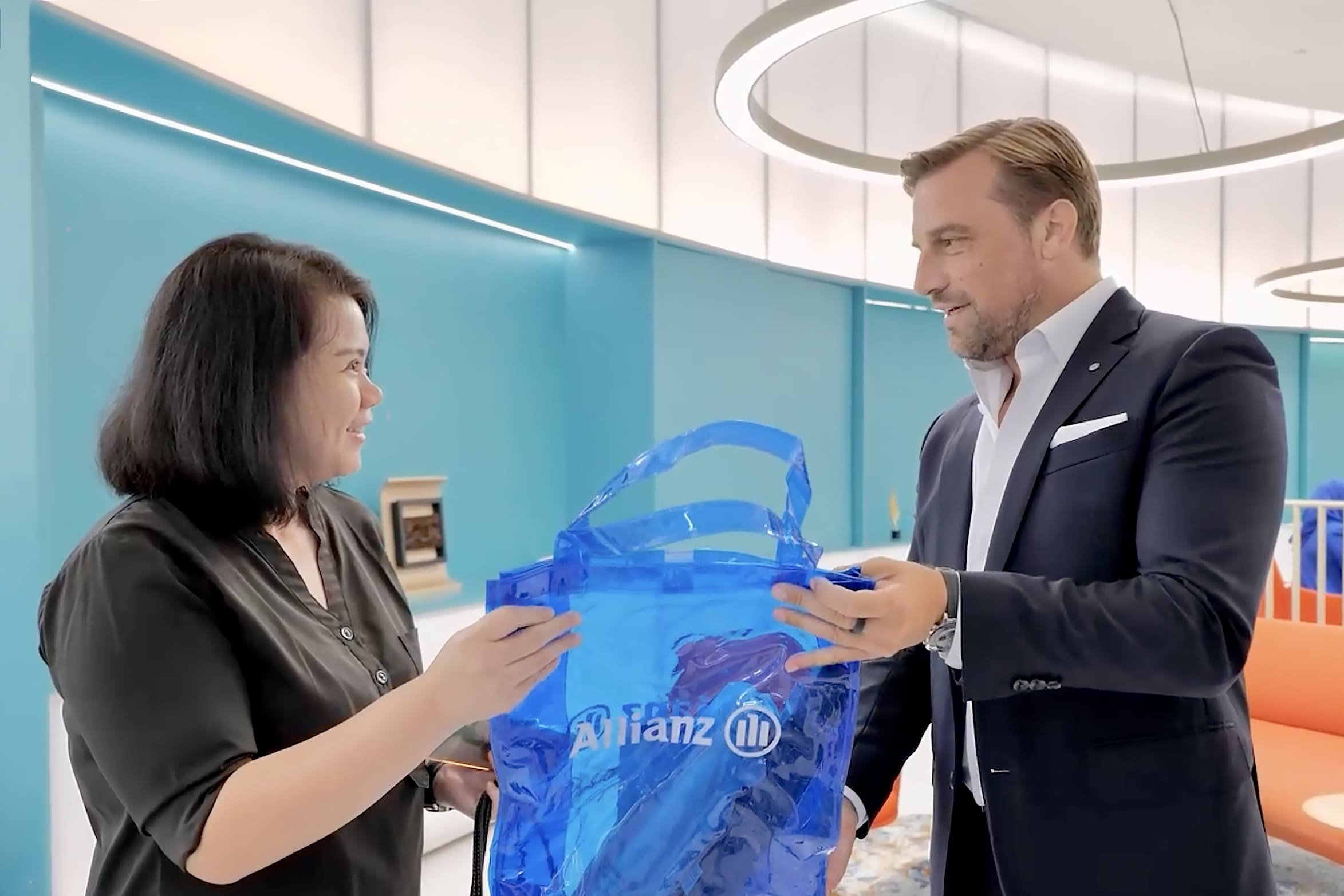 Allianz Indonesia Rayakan Hari Pelanggan Nasional dengan Peningkatan Layanan & Apresiasi bagi Nasabah 