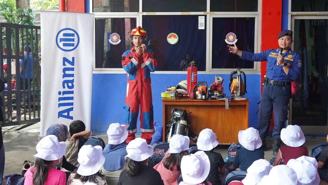 Allianz Indonesia Perkuat Ketangguhan Masyarakat melalui Edukasi Siaga Bencana Sejak Dini