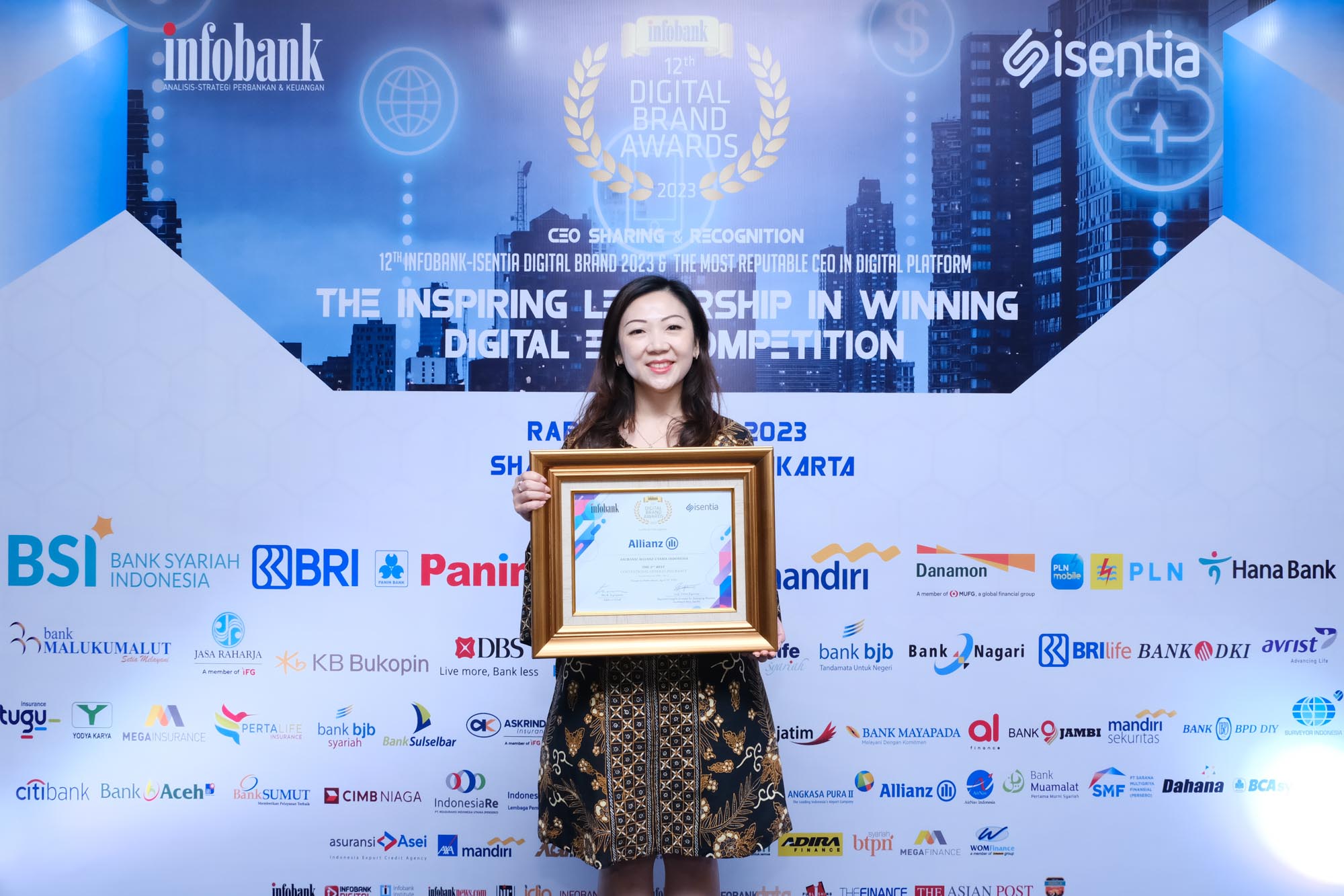 Allianz Utama Indonesia raih Penghargaan dalam Infobank-Isentia Digital Brand Award 2023