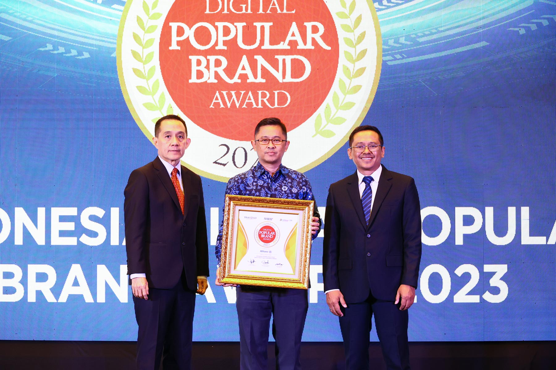 Allianz Utama Indonesia raih Indonesia Digital Popular Brand Award