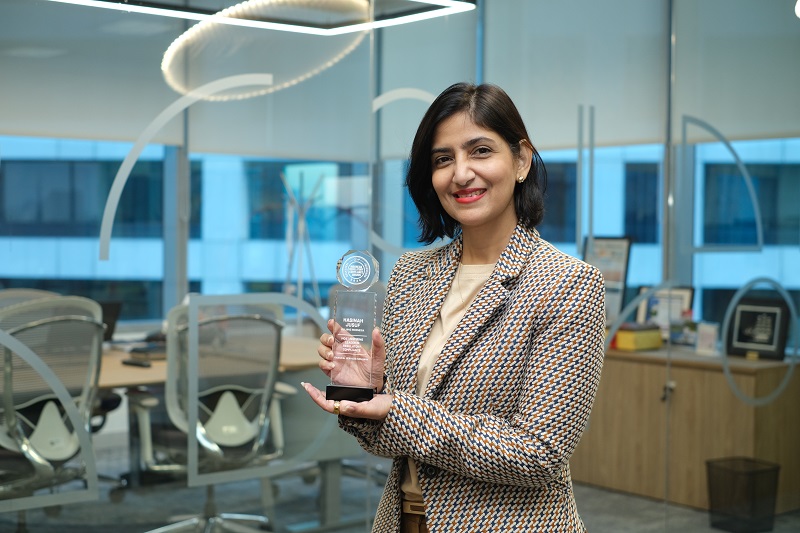 Hasinah Jusuf Raih Most Inspiring Leader in Regulatory Compliance