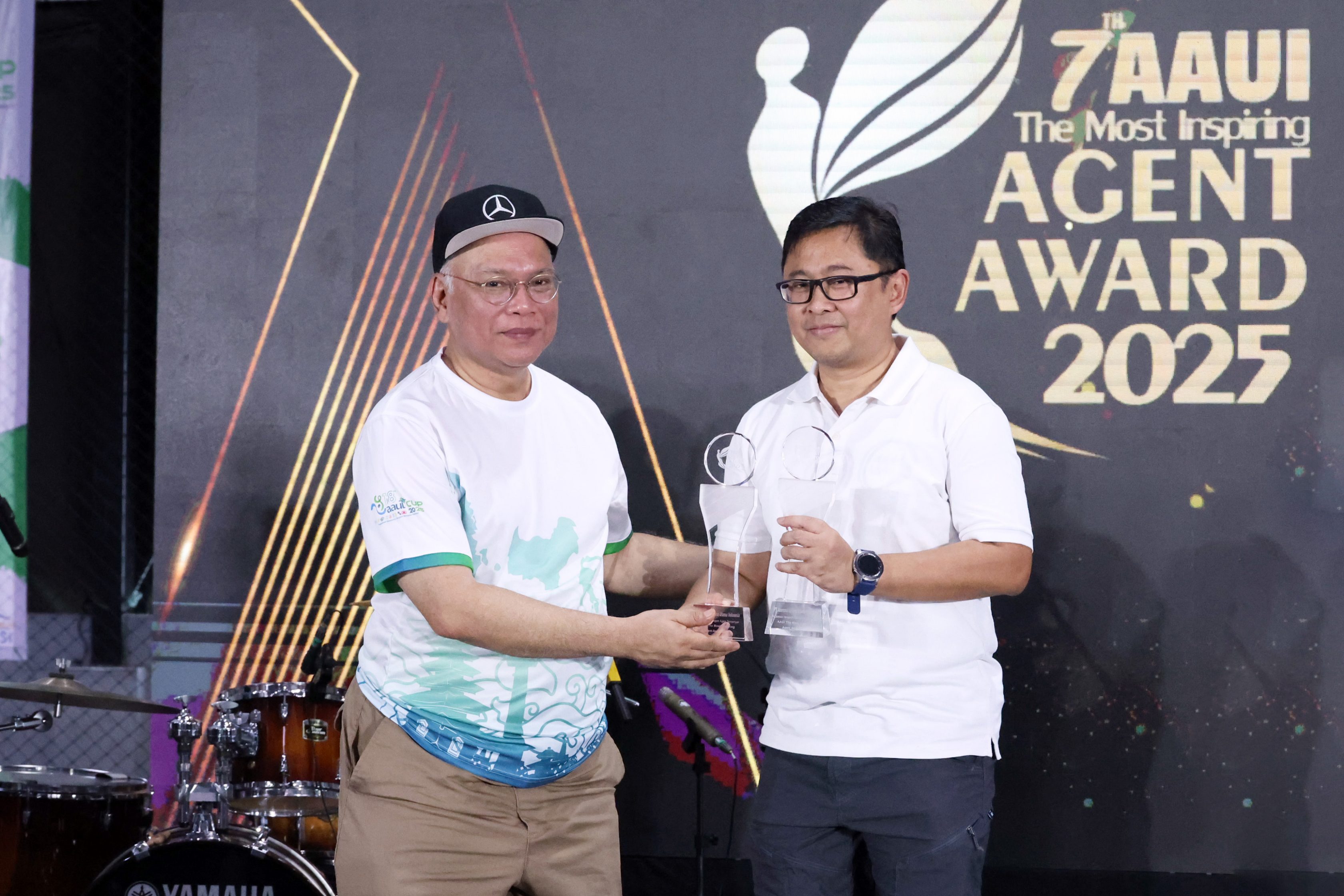 Allianz Utama Indonesia Raih AAUI The Most Inspiring Agent Award 