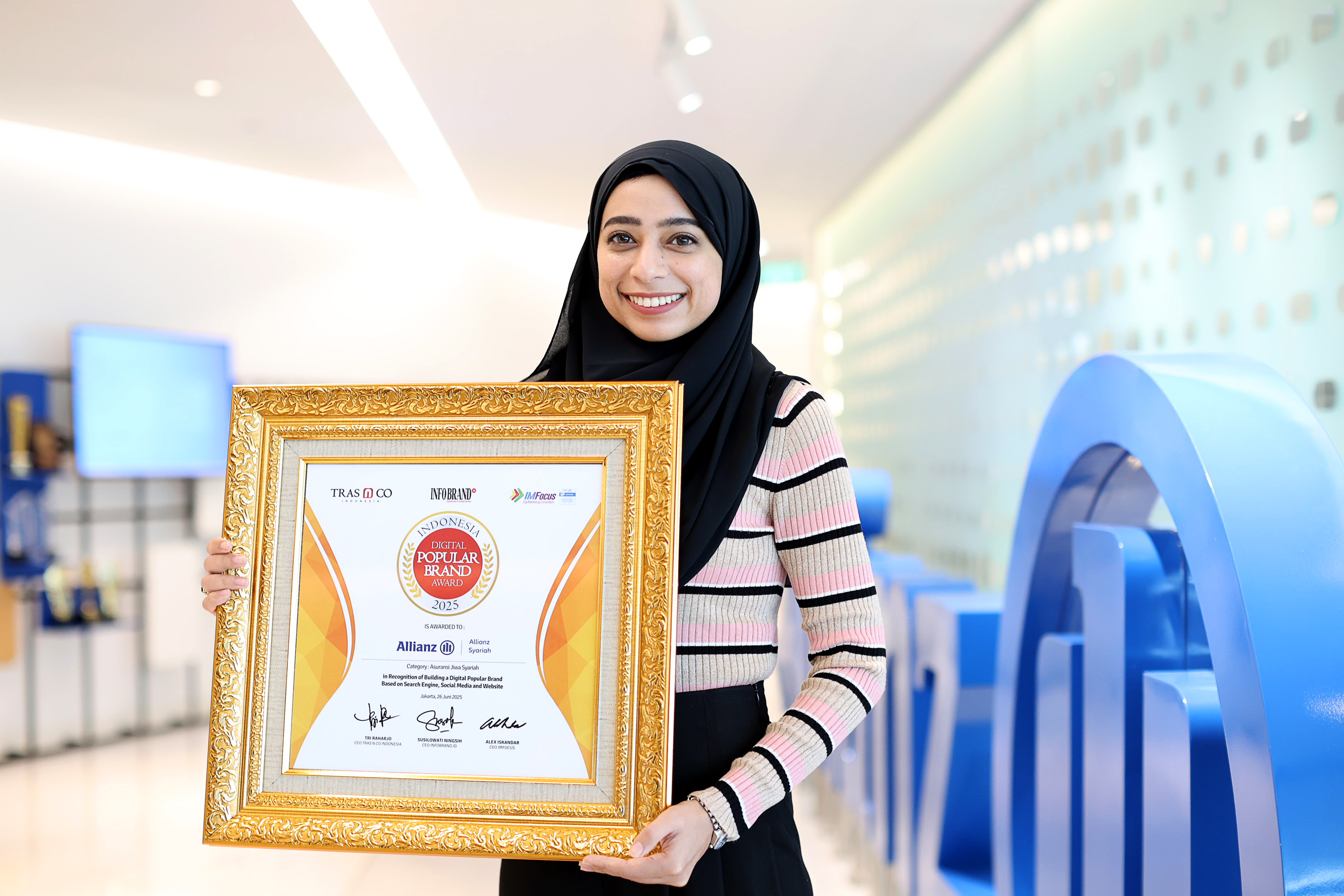 Allianz Life Syariah Indonesia Raih Indonesia Digital Popular Brand Award 2025