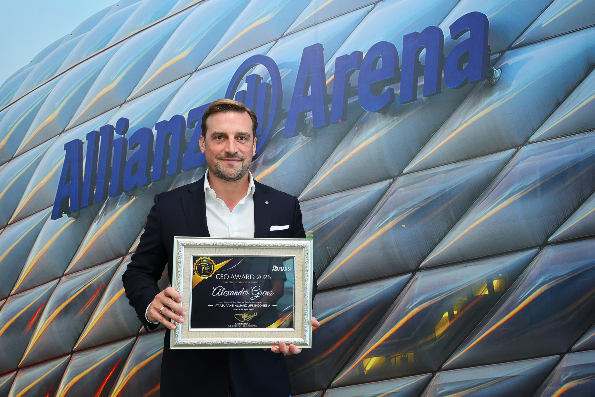 Direktur Allianz Indonesia Raih Best CEO Award 2026