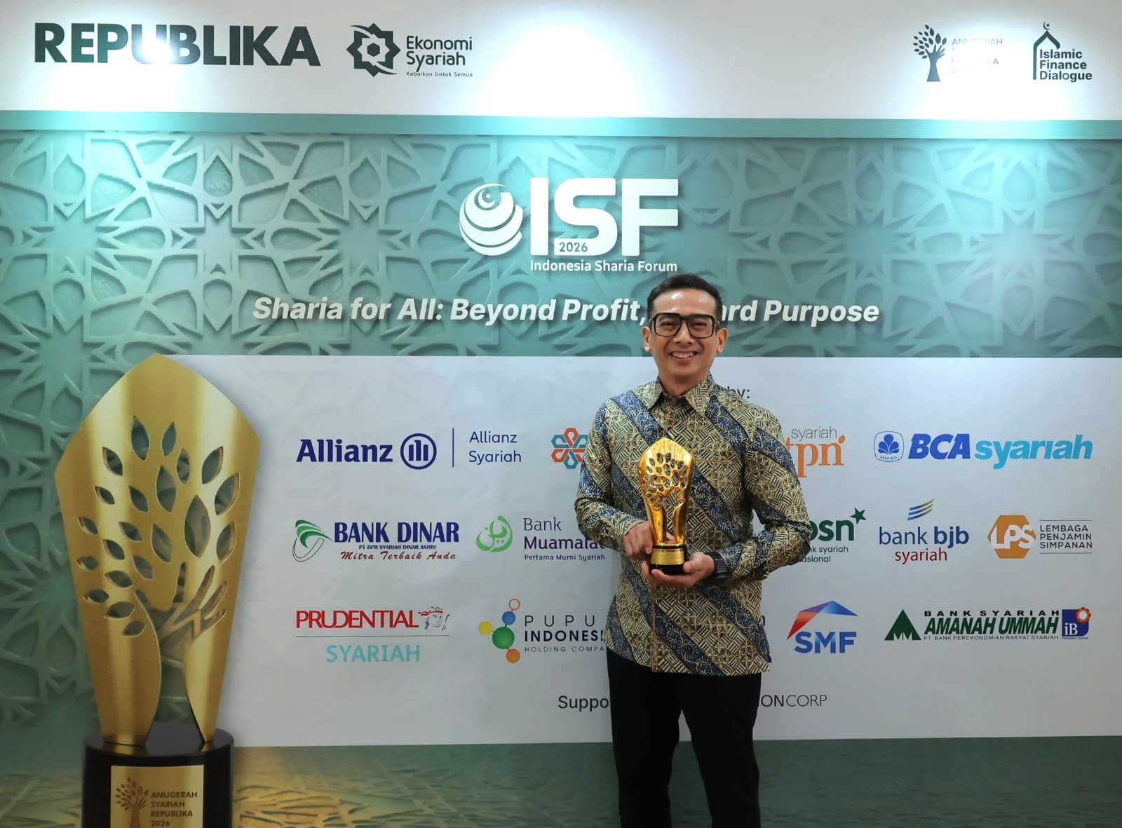 Allianz Syariah Raih Anugerah Syariah Republika 2026