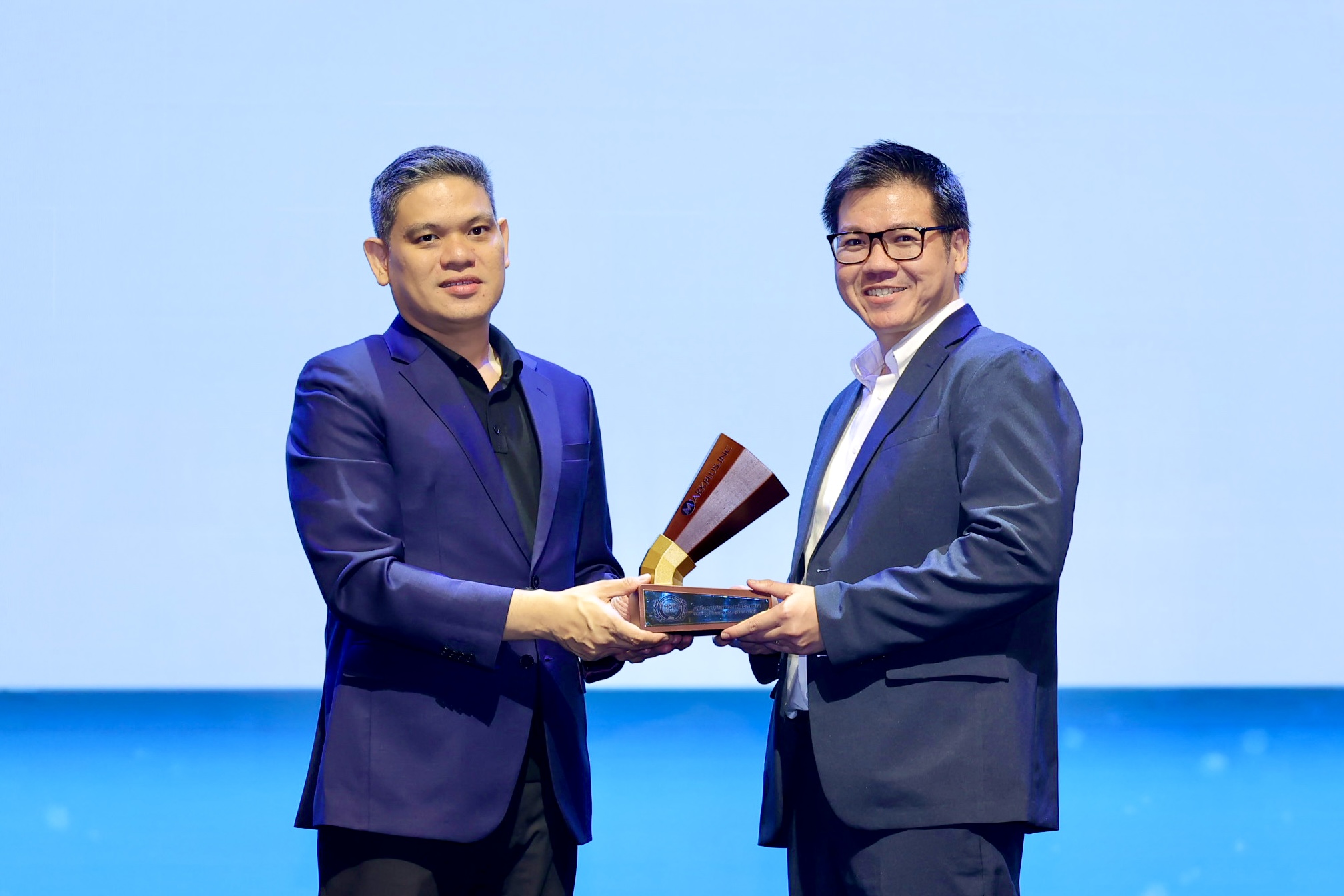 Allianz Utama Raih Penghargaan WOW Brand 2026